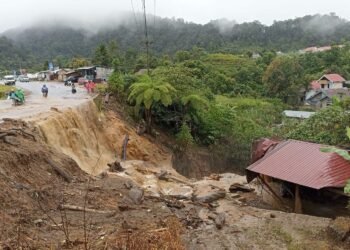 Akses Jalan Padang-Solok Buka Tutup Akibat Banjir Bandang