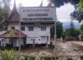Gedung Bapelitbang Pemkab Solok Tak Dimasuki Material Banjir Bandang, Tiga Mobil Dinas Terendam Lumpur