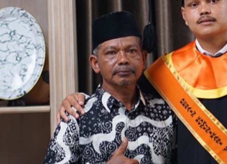 Agusral (59 tahun), warga Nagari Guguak, Kecamatan Gunung Talang, Kabupaten Solok, korban banjir bandang yang hilang. Foto: Dokumentasi pribadi
