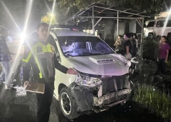 Pengendara Sepeda Motor Tewas Setelah Tabrakan dengan Minibus di Jalan Padang—Solok