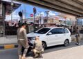 Parkir Sembarangan, Sejumlah Mobil di Bawah Flyover Bukittinggi Digembok Petugas