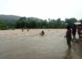 Diduga Gangguan Jiwa, Warga Padang Terjebak di Sungai, Kabur Saat Hendak Diselamatkan