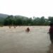 Diduga Gangguan Jiwa, Warga Padang Terjebak di Sungai, Kabur Saat Hendak Diselamatkan