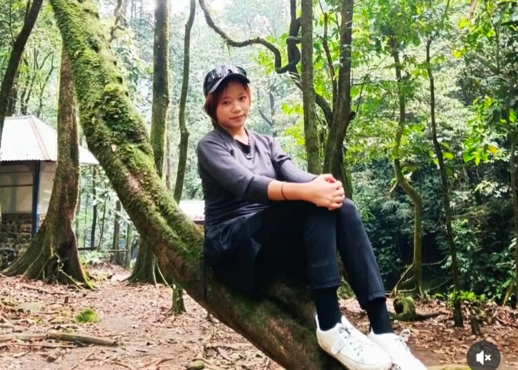 Seorang siswi SMKN 1 Padang Panjang, Nazwatul Anisa (18), yang akrab disapa Nazwa, belum kembali ke rumah sejak Jumat (2/10/2026) sore.
