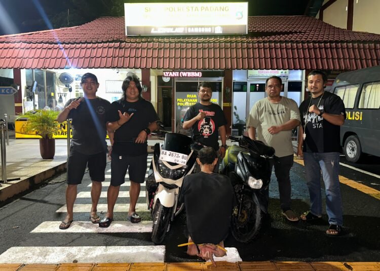 Polisi menangkap pria inisial TS (52) di kawasan Pasar Raya Padang, Kelurahan Kampung Jao, Kecamatan Padang Barat, Kota Padang, Sumatera Barat, pada Sabtu (17/10/2026) sekitar pukul 23.00 WIB. Foto: Polresta Padang
