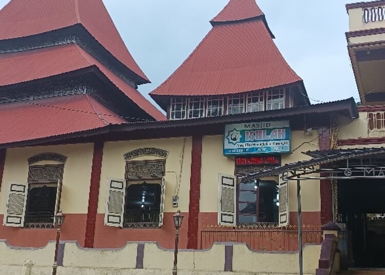 Masjid Ishlah Pariangan di Jorong Pariangan, Nagari Pariangan, Kabupaten Tanah Datar.