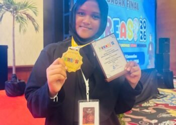 Siswi Asal Padang Raih Emas Kompetisi Riset Nasional, Usung Inovasi Menabung Haji