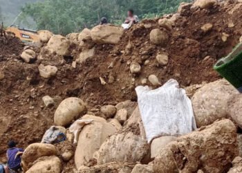 Salah satu lokasi tambang emas ilegal di tengah hutan Solok Selatan.