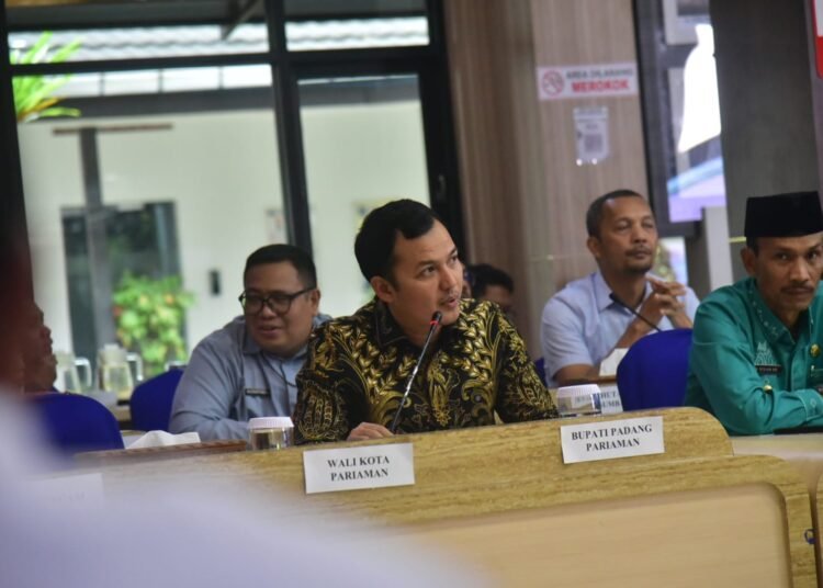 Wakil Bupati Padang Pariaman Rahmat Hidayat menyampaikan usulan Program Listrik Desa (Lisdes) dalam forum sinkronisasi usulan lokasi program di Kantor PT PLN (Persero) UID Sumatera Barat, Kamis (1/10/2026).