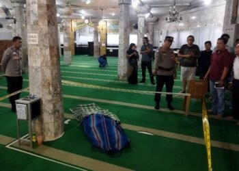 Hidup Tanpa Keluarga dan Rumah, Seorang Pria Tua Meninggal dalam Masjid di Padang