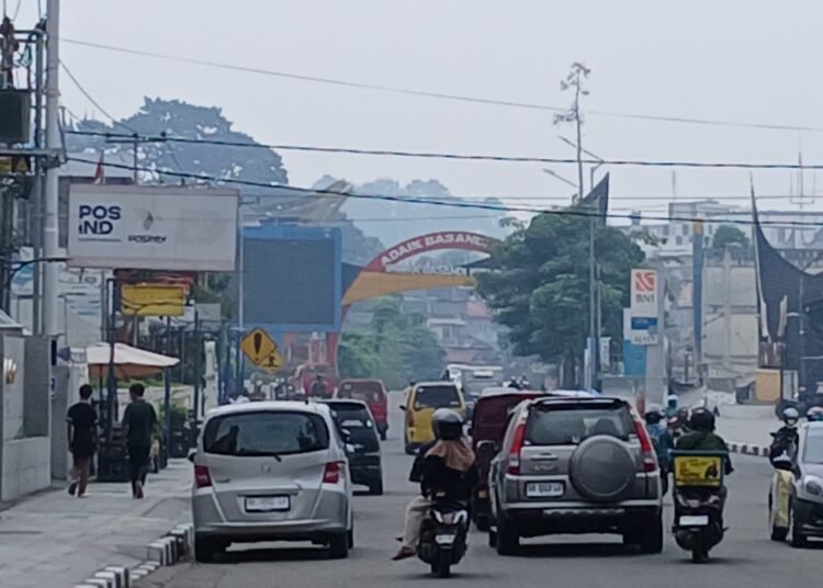 Situasi di pusat Kota Bukittinggi pada Selasa (6/10/2026) siang.