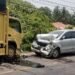 Video: Minibus dan Truk Kecelakaan di Pesisir Selatan, Kendaraan Ringsek