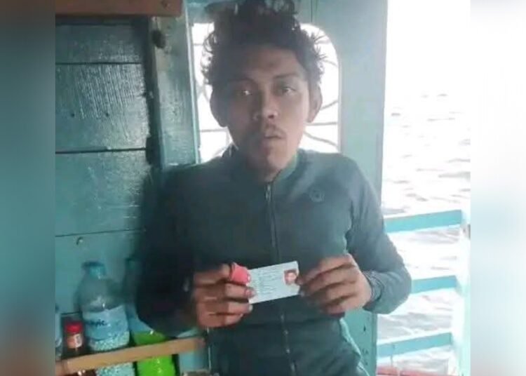 Ahmad Dzaky Ramadhan (22), warga Bungus Teluk Kabung, Kota Padang, yang disebut keluarganya mengalami dugaan penyiksaan selama bekerja sebagai anak buah kapal (ABK) kapal cumi Sinar Mestika.