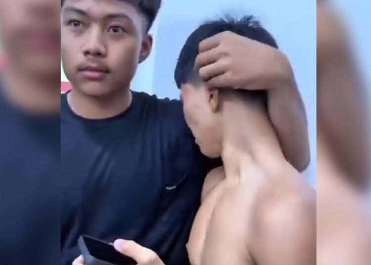 atlet gulat asal Kota Sawahlunto, Juan Bachdim, berhasil meraih medali emas di tengah duka setelah sang ayah meninggal dunia sehari sebelum pertandingan.