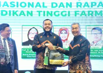 Seminar APTFI di Padang, Wali Kota Fadly Amran Bidik Potensi Herbal Sumbar untuk Pariwisata Kesehatan