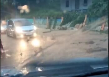 Video: Banjir Rendam Sejumlah Ruas Jalan di Pesisir Selatan