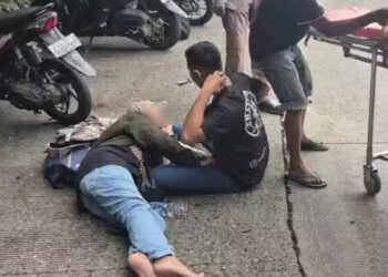 Video: Motor dan Mobil Kecelakaan di Sitinjau Lauik, Seorang Perempuan Tergeletak di Jalan