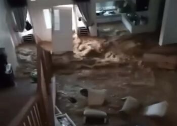Video: Detik-Detik Banjir Masuk ke Rumah Warga di Perumahan Mewah Padang