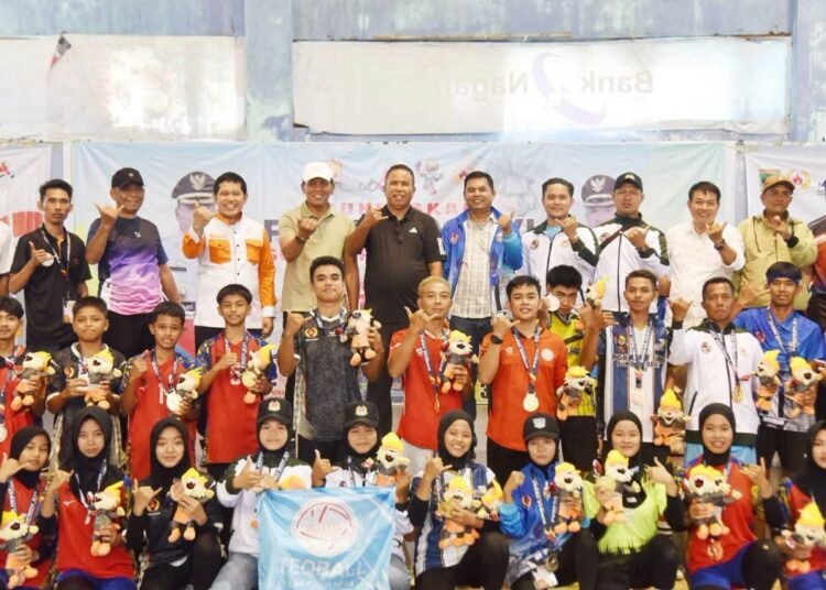 Kontingen Kota Pariaman meraih medali emas dan perunggu dalam cabang olahraga (cabor) teqball pada Pekan Olahraga Provinsi (Porprov) XVI Sumatera Barat (Sumbar) 2026.