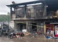Detik-detik Mencekam Kebakaran Kawasan Pertokoan di Padang, Pemilik Ruko Terobos Api Selamatkan Balita
