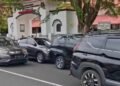 Parkir Liar Mengular di Jalan Depan SMPN 1 Padang Lumpuhkan Jalan Protokol, Peran Aparat Dipertanyakan