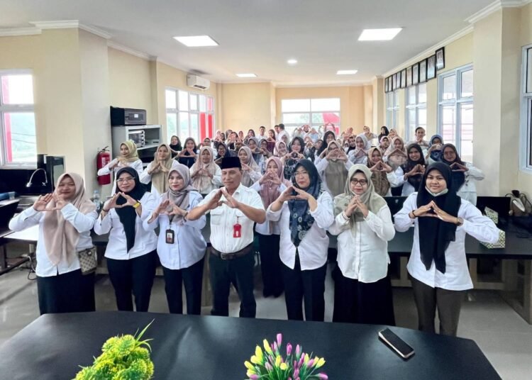 Dinas Perpustakaan dan Kearsipan (DPK) Kabupaten Dharmasraya menggelar Bimbingan Teknis (Bimtek) Pemantapan Pengaplikasian SRIKANDI dengan fokus pada pengenalan fitur baru dan pemberkasan arsip di aula perpustakaan, Rabu (14/10/2026).