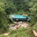 Hindari Mobil dari Arah Berlawanan, Sebuah Truk Masuk Jurang di Agam