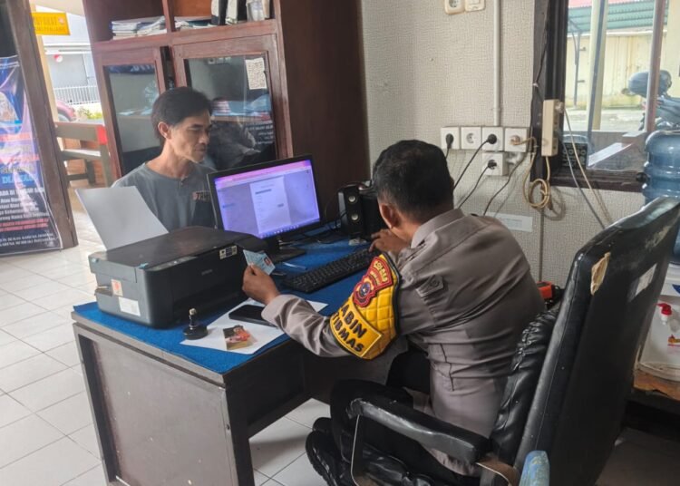 Warga Padang Panjang melapor ke Polsek Padang Panjang pada Senin (19/10/2026) karena rumahnya di Jalan Dr. A. Rivai, samping Kantor DPRD Padang Panjang, Kelurahan Guguk Malintang, Kecamatan Padang Panjang Timur, Padang Panjang, dibobol maling. Foto: Polsek Padang Panjang
