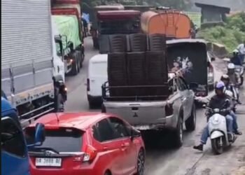 Video: Jalan Lintas Padang-Solok Macet Parah di Sitinjau Lauik