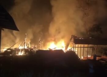 Sebuah Tempat Pemotongan Kayu Ludes Terbakar di Lima Puluh Kota