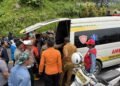 Pikap Pengangkut Cabai Terjun ke Jurang di Jalan Bukittinggi-Padang, Korban 2 Orang