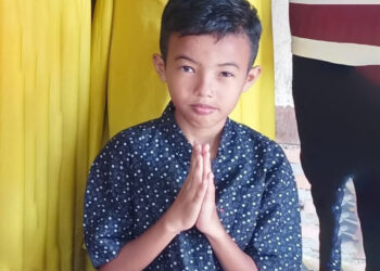 Laki-laki bernama Afdillah Al-Afif (15), pelajar kelas IX MTsN 4 Pasaman Barat, warga Batang Toman, Nagari Lingkuang Aua, Kecamatan Pasaman, Kabupaten Pasaman Barat, Sumatera Barat, dilaporkan hilang pada Jumat (23/10/2026) siang.