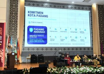 Wali Kota Padang Soroti Pentingnya SDM dalam Pembangunan pada Temu Akbar Alumni UNP