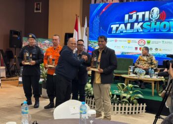 PT Semen Padang Raih Penghargaan IJTI Sumbar atas Aksi Nyata Penanggulangan Bencana