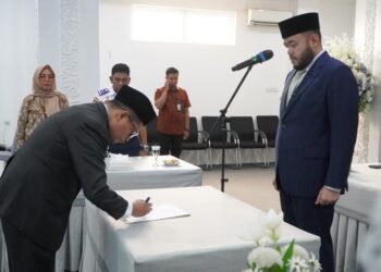 Wako Fadly Amran Lantik Dewas Perumda PSM Padang, Dorong Perbaikan Tata Kelola