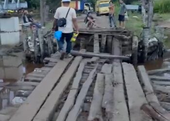 Truk Muatan Pasir Terjun ke Sungai di Pasaman Barat, Sopir Tewas