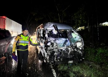 Hiace dan Truk Mitsubishi Bertabrakan di Jalan Solok–Padang, Tujuh Orang Luka-Luka