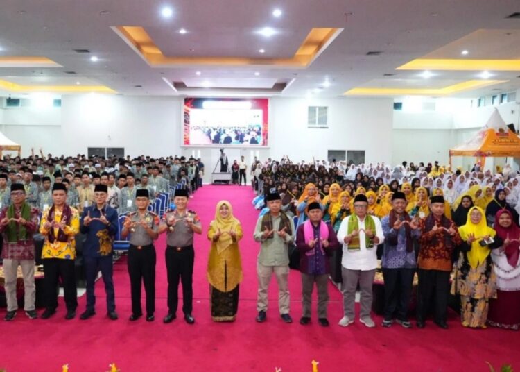 Universitas Islam Negeri (UIN) Imam Bonjol Padang menggelar kegiatan Seribu Santri untuk Negeri di Aula Gedung J Kampus III UIN Imam Bonjol Padang, pada Kamis hingga Jumat (29–30/10/2026).