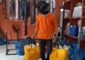 Kuliah Tetap Jalan, Kerja Tak Boleh Berhenti: Kisah Mahasiswa Bertahan Hidup di Padang