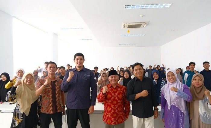 Sebanyak 50 mahasiswa UIN Imam Bonjol Padang dari berbagai fakultas mengikuti pelatihan social media marketing dalam program Content Creator Academy bertema “Dari Hobi Jadi Cuan di Media Sosial” pada Kamis (8/10/2026). Foto: UIN Imam Bonjol Padang